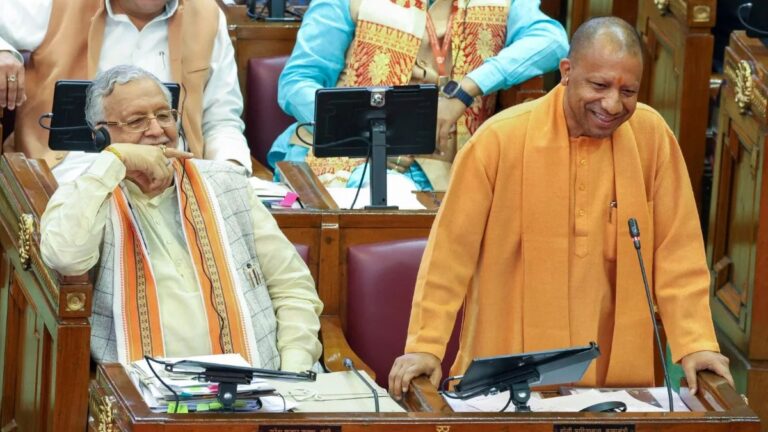 महाकुंभ में नाव संचालन बना बड़ा कारोबार, 45 दिन में 30 करोड़ की कमाई