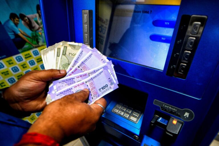 1 अप्रैल से बदलेंगे बैंकिंग नियम! ATM निकासी और मिनिमम बैलेंस पर बढ़ेगा चार्ज