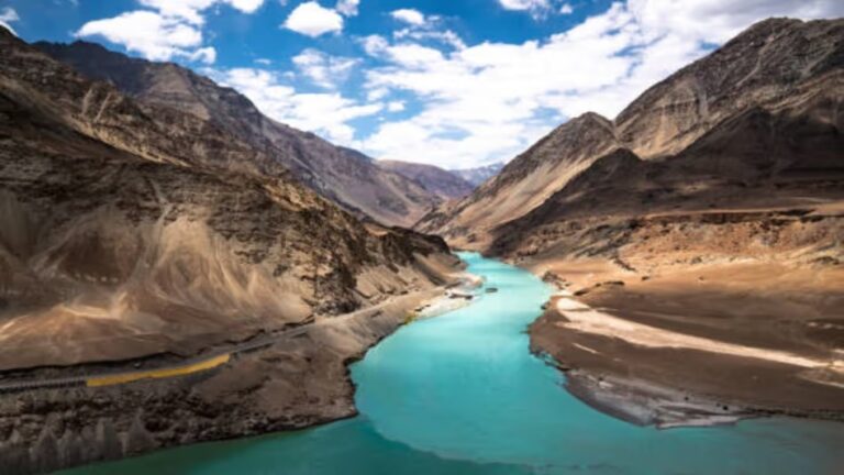 क्या है सिंधु जल समझौता? भारत-पाकिस्तान के बीच 1960 की ऐतिहासिक जल संधि