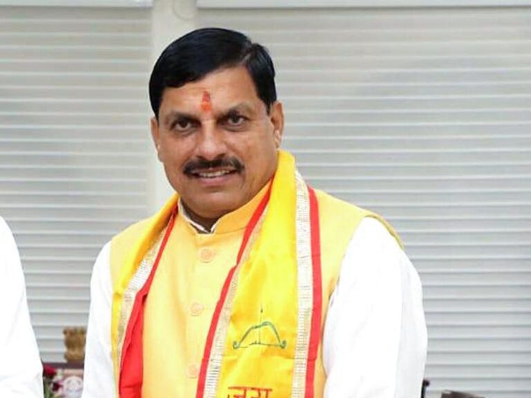 CM का तंज: जिनका निर्माण में योगदान नहीं, वो लोकार्पण के लिए लालायित