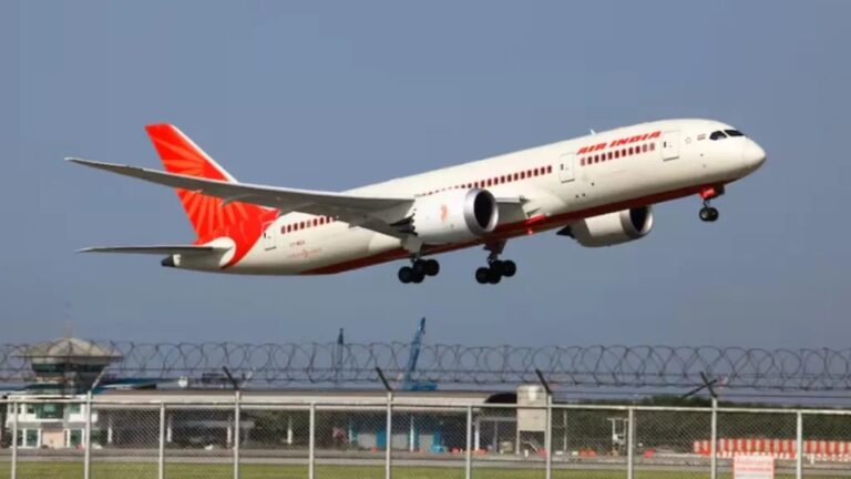 SpiceJet और Air India का बड़ा ऐलान: पहलगाम आतंकी हमले के बाद यात्रियों को राहत, टिकट कैंसिल और री-शेड्यूलिंग फ्री